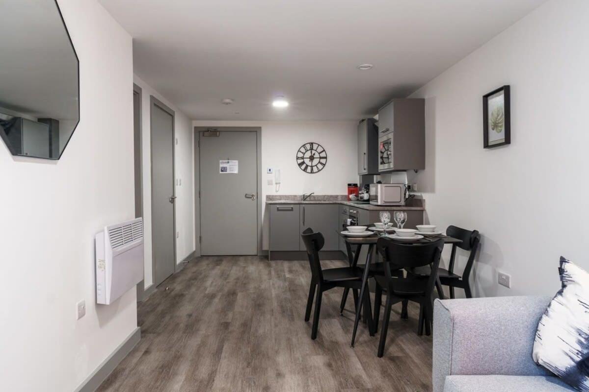 Contemporary 1 Bed Apartment In Liverpool Centre Exterior photo