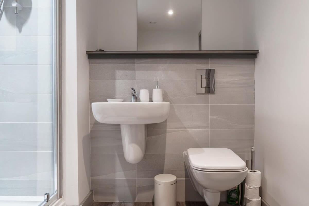 Contemporary 1 Bed Apartment In Liverpool Centre Exterior photo