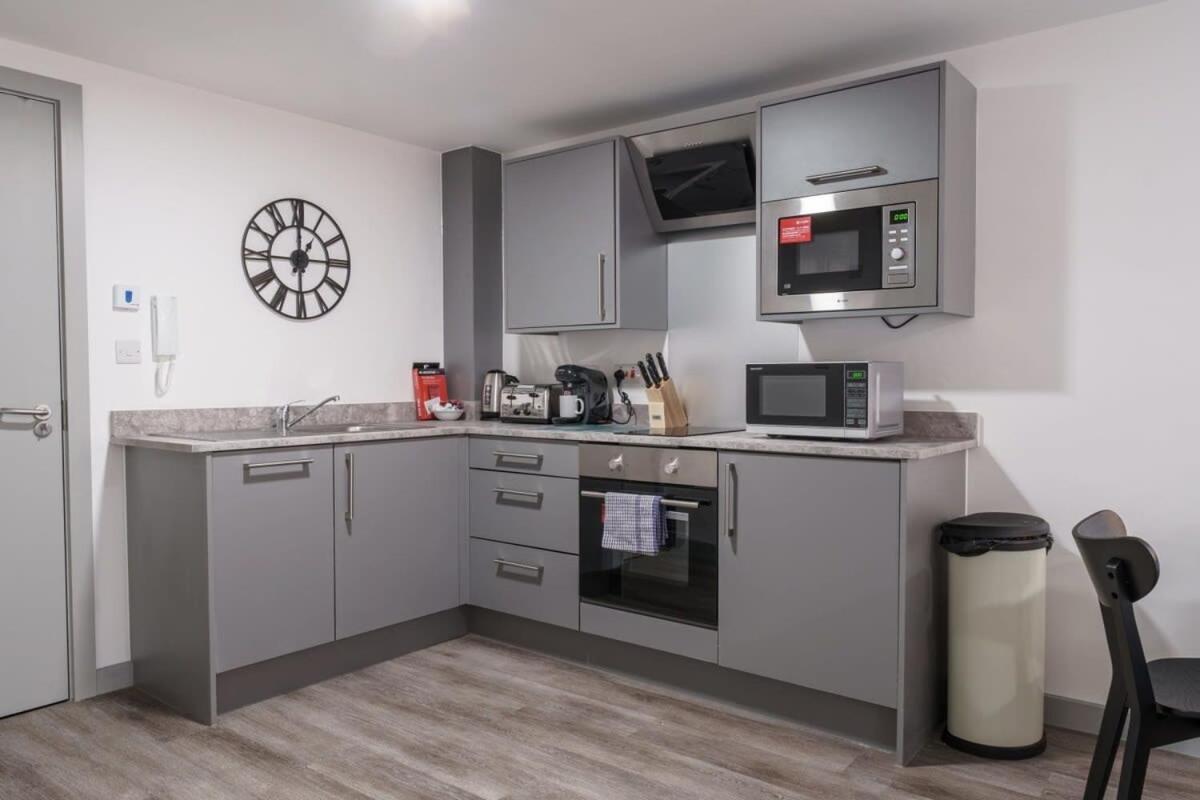 Contemporary 1 Bed Apartment In Liverpool Centre Exterior photo